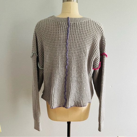 New In Colorful Trim Pullover Crew Neck Sweater- Size Large- NWT - Picture 10 of 12